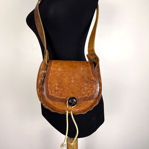 Vintage Boho Tooled Leather Floral Crossbody Purse | Rustic 70s Shoulder Bag - Picture 1 of 12